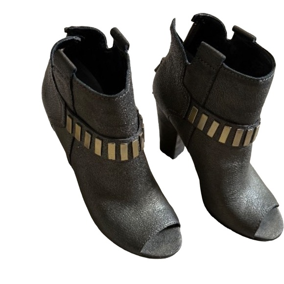 GUESS BROWN “BONNAROO” PEEP TOE LEATHER ANKLE BOOTIES WITH GOLD EMBELLISHMENTS - Picture 2 of 8